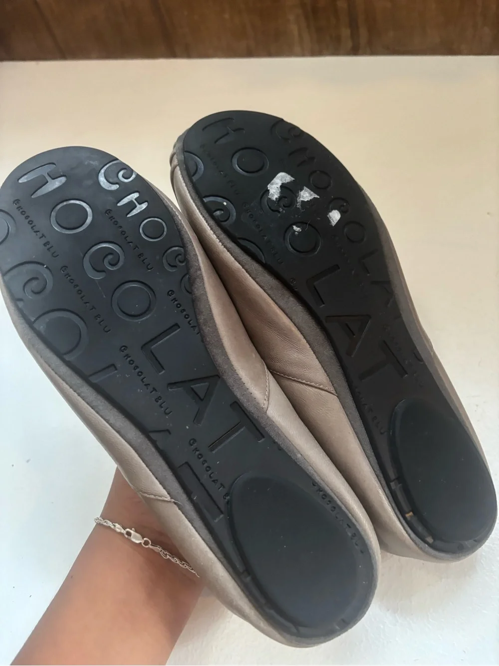 Chocolat Blu Pintuck Cam2 Grey Pleated Flats Size 8